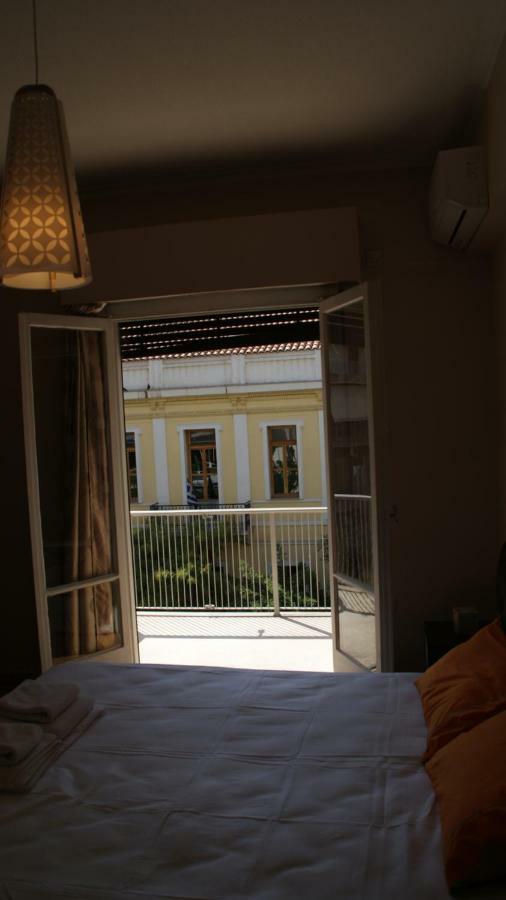 The Victoria Square Exceptional Apartments Афины Экстерьер фото